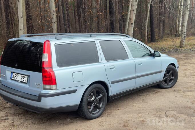 Volvo V70 2 generation wagon