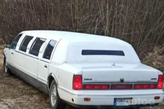 Lincoln Town Car 2 generation