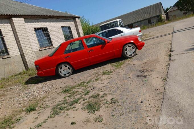 Mercedes-Benz W124 1 generation