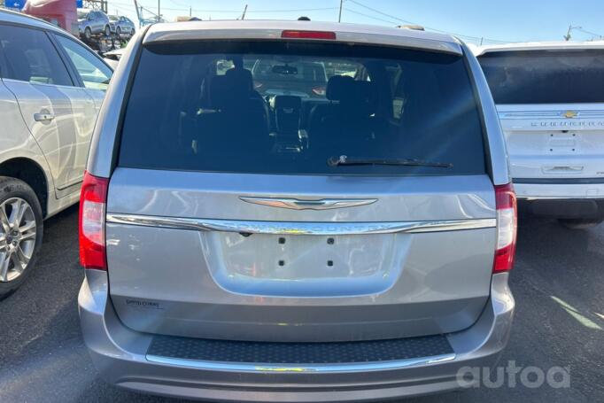 Chrysler Town & Country 5 generation [restyling]