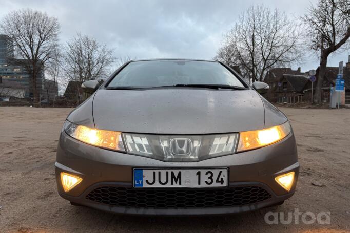 Honda Civic 8 generation Hatchback 5-doors