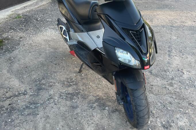 Aprilia SR