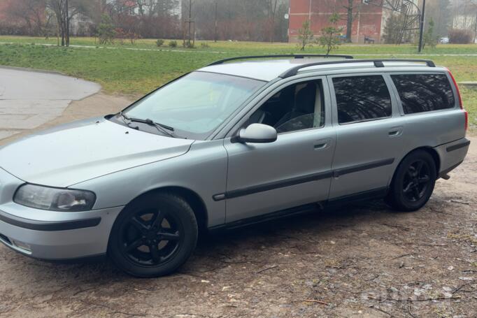 Volvo V70 2 generation wagon