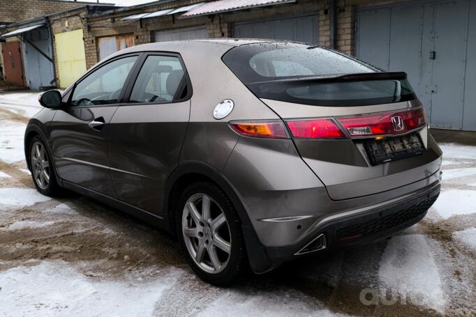 Honda Civic 8 generation Hatchback 5-doors