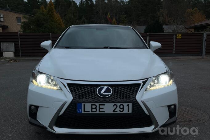 Lexus CT 1 generation [restyling] Hatchback 5-doors