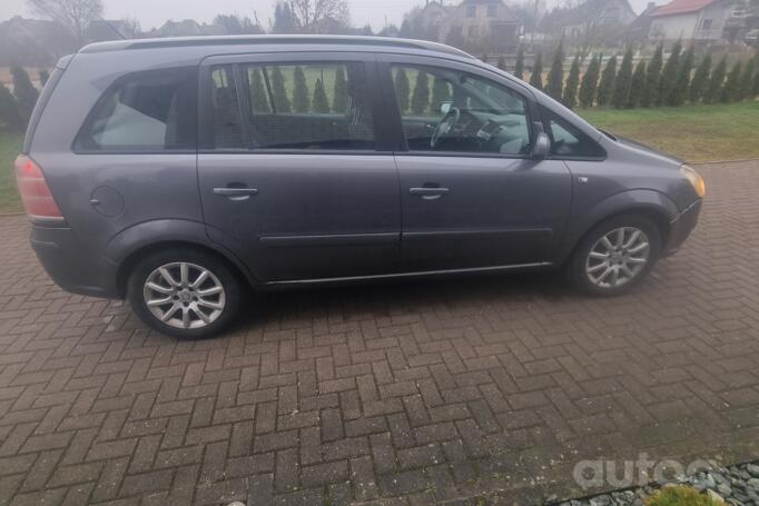 Opel Zafira B Minivan 5-doors