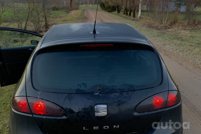 SEAT Leon 2 generation Hatchback 5-doors