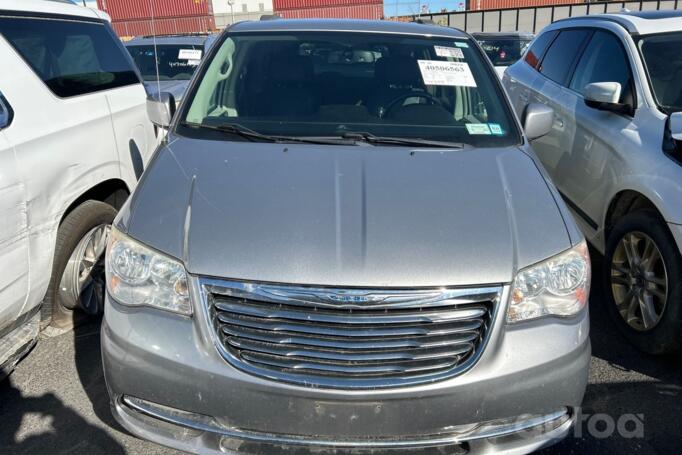 Chrysler Town & Country 5 generation [restyling]