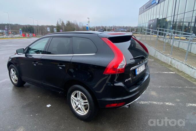 Volvo XC60 1 generation [restyling] Crossover