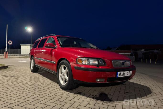 Volvo V70 2 generation wagon