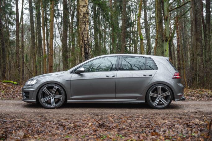 Volkswagen Golf R 7 generation