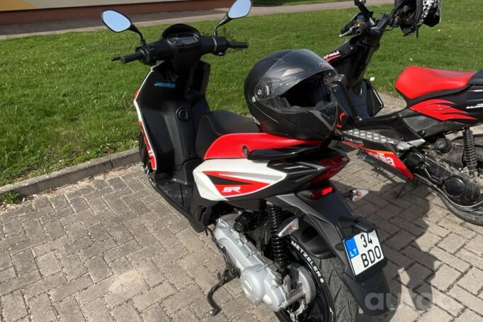 Aprilia SR