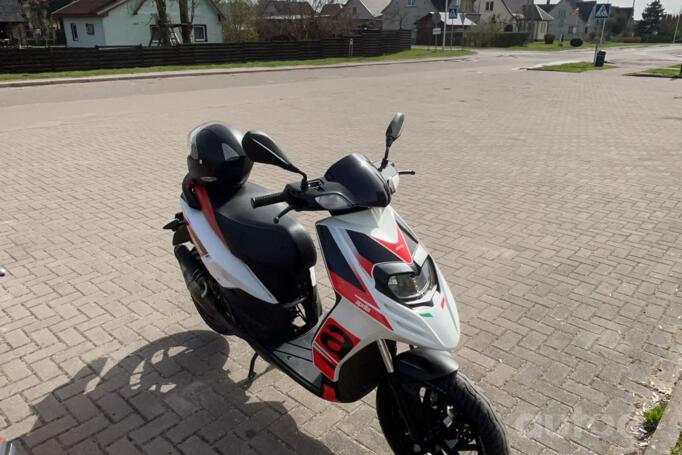 Aprilia SR