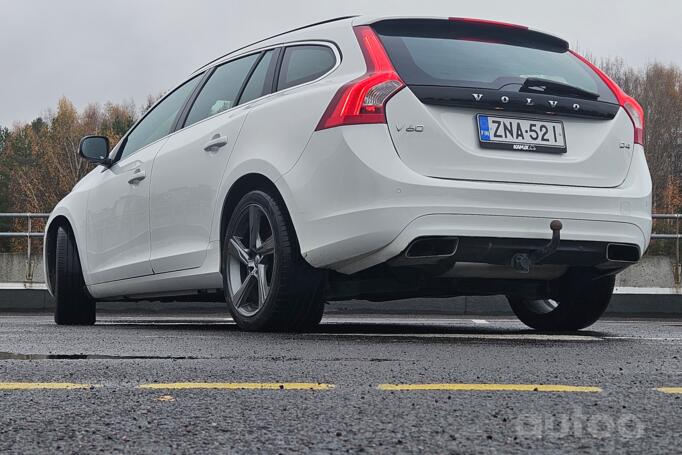 Volvo V60 1 generation [restyling] wagon 5-doors