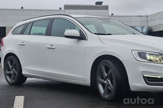 Volvo V60 1 generation [restyling] wagon 5-doors