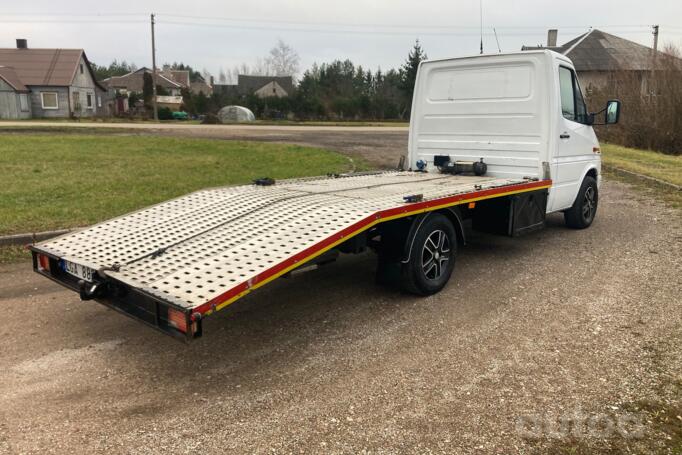 Mercedes-Benz Sprinter First generation