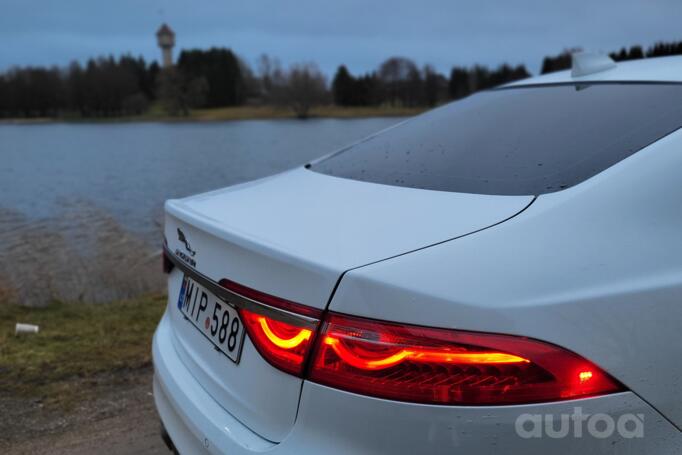 Jaguar XF X260 Sedan