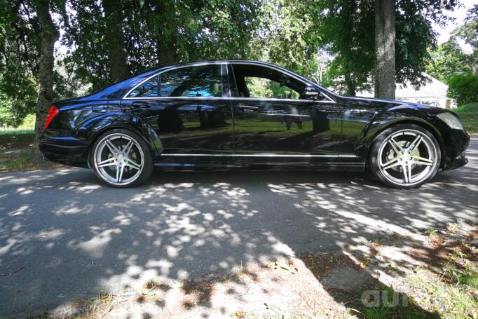 Mercedes-Benz S-Class W221 Sedan Long