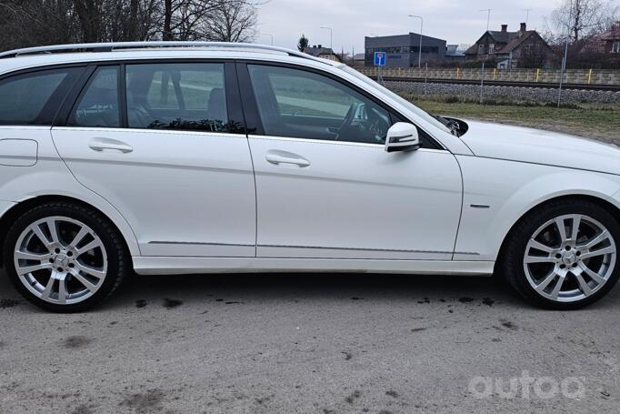 Mercedes-Benz C-Class W204/S204/C204 [restyling] Sedan 4-doors