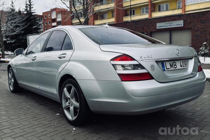 Mercedes-Benz S-Class W221 Sedan