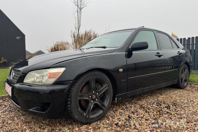 Lexus IS XE10 Sedan