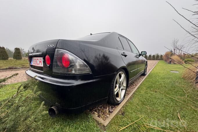 Lexus IS XE10 Sedan