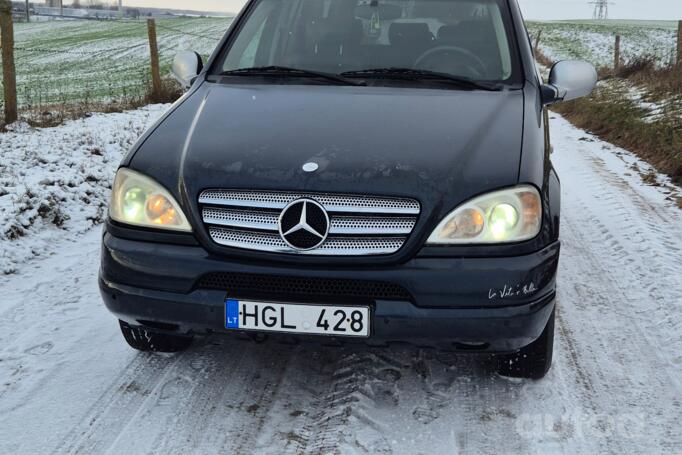 Mercedes-Benz M-Class W163 Crossover 5-doors