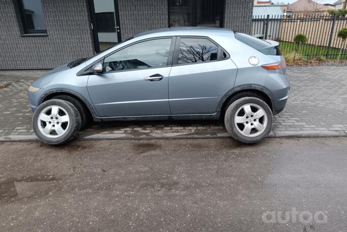 Honda Civic 8 generation Hatchback 5-doors