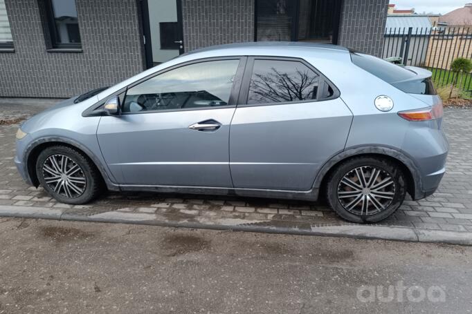 Honda Civic 8 generation Hatchback 5-doors