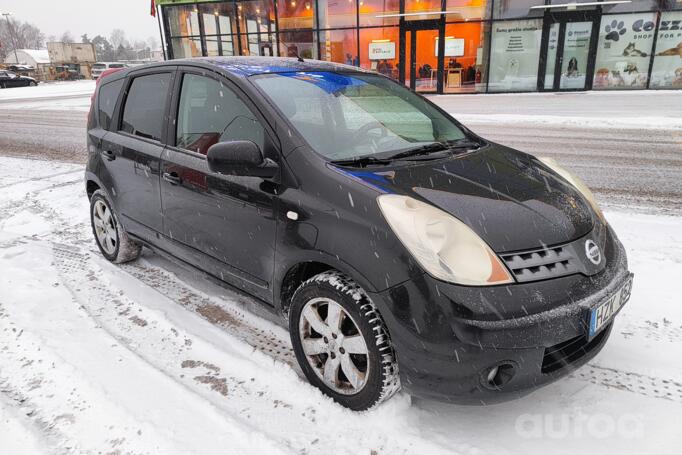 Nissan Note E11 Hatchback