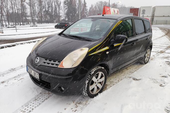 Nissan Note E11 Hatchback