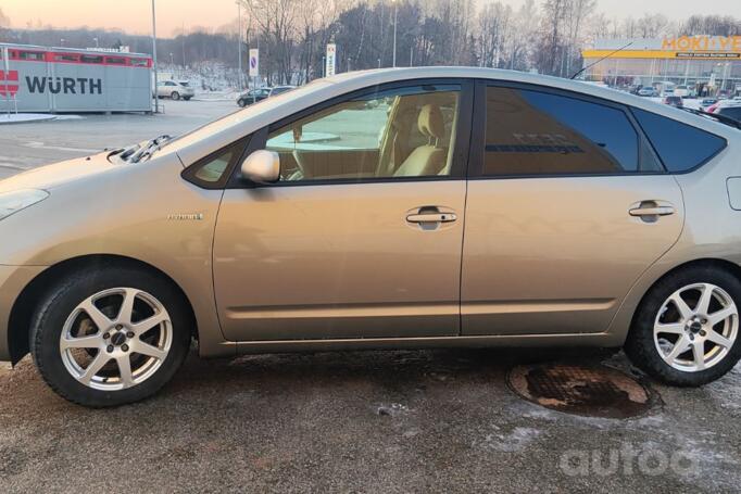 Toyota Prius 2 generation Hatchback