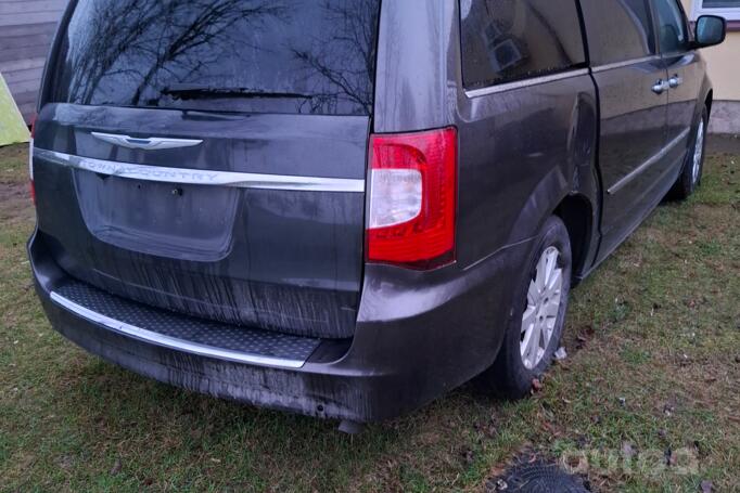 Chrysler Town & Country 5 generation [restyling]