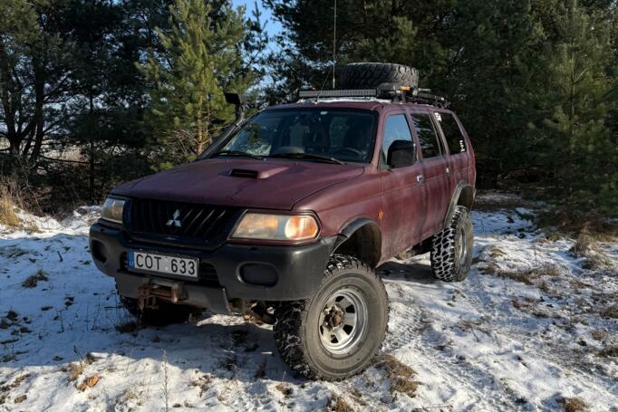 Mitsubishi Pajero Sport 1 generation SUV