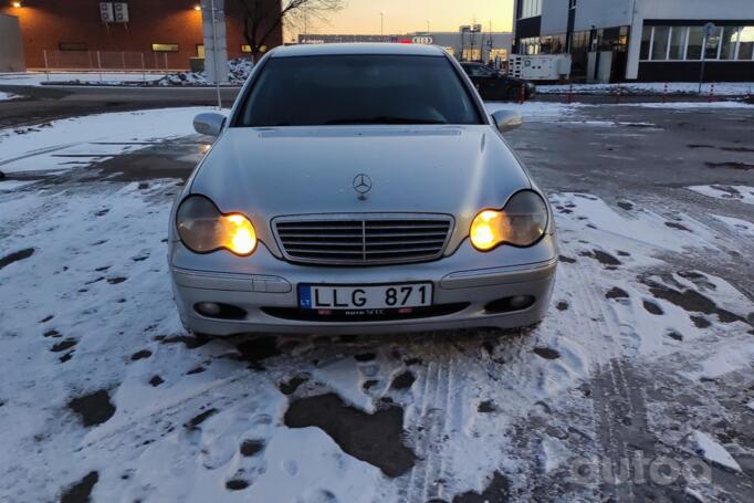 Mercedes-Benz C-Class W203/S203/CL203 Sedan