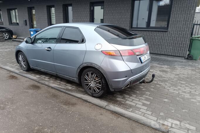 Honda Civic 8 generation Hatchback 5-doors