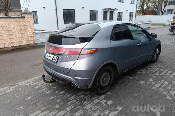 Honda Civic 8 generation Hatchback 5-doors