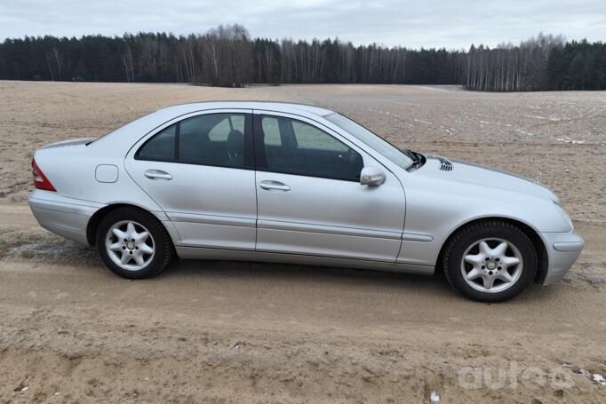 Mercedes-Benz C-Class W203/S203/CL203 Sedan