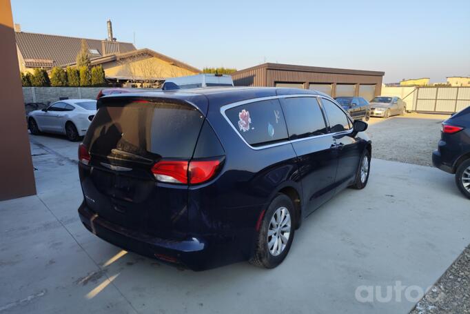 Chrysler Pacifica 2 generation Minivan