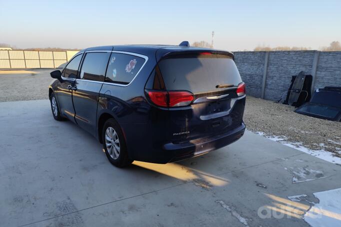 Chrysler Pacifica 2 generation Minivan