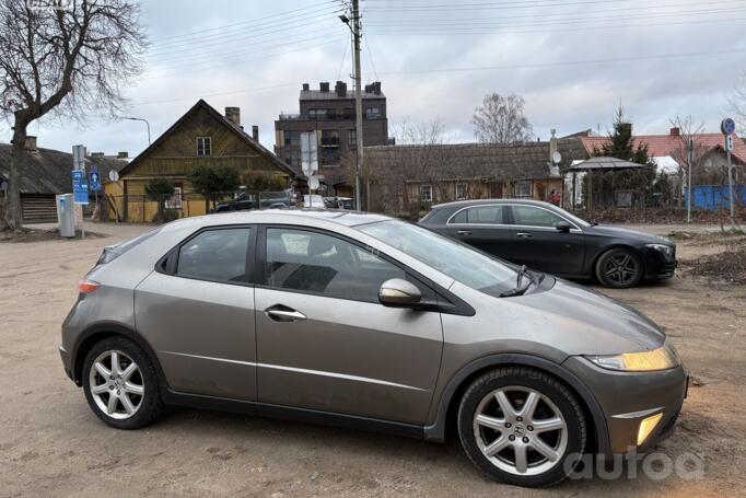 Honda Civic 8 generation Hatchback 5-doors