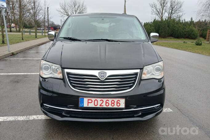 Lancia Voyager [restyling]