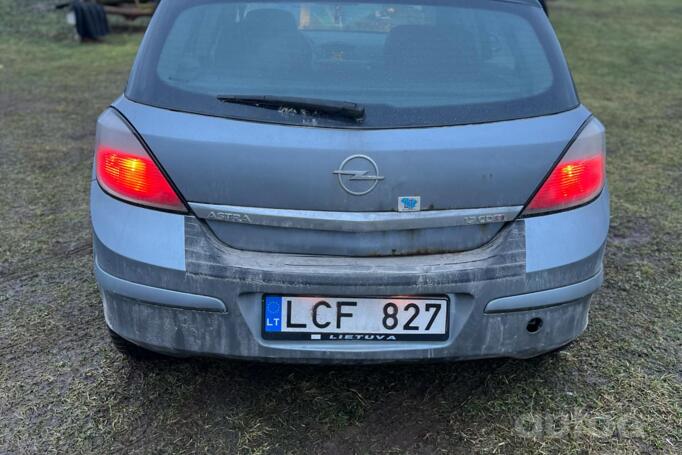 Opel Astra H Hatchback