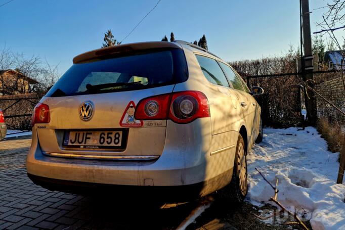 Volkswagen Passat B6 wagon 5-doors