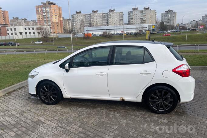 Toyota Auris 1 generation [restyling] Hybrid hatchback 5-doors