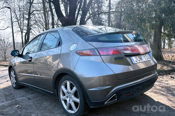 Honda Civic 8 generation Hatchback 5-doors