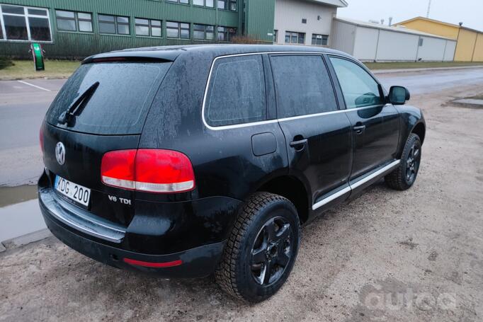 Volkswagen Touareg 1 generation Crossover