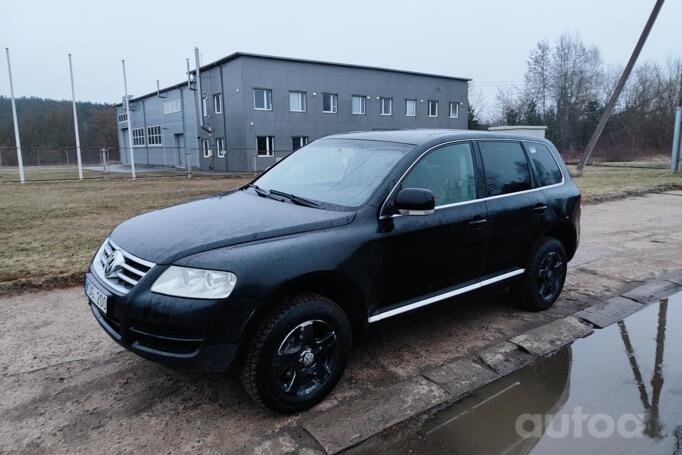 Volkswagen Touareg 1 generation Crossover