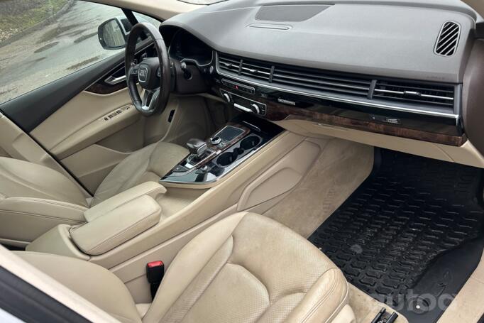 Audi Q7 4M Crossover