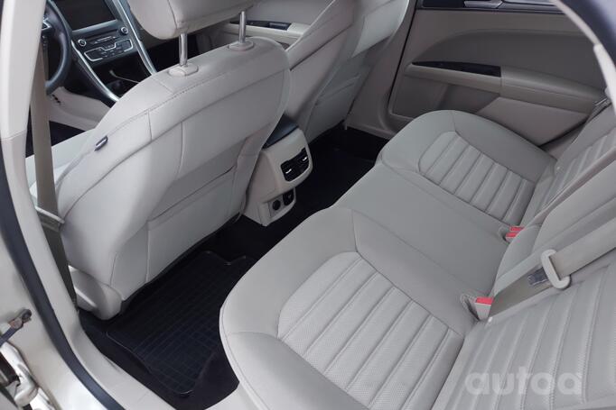 Ford Fusion (North America) 2 generation [restyling] Sedan